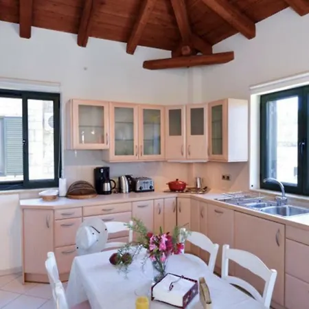 Kalogria Villa