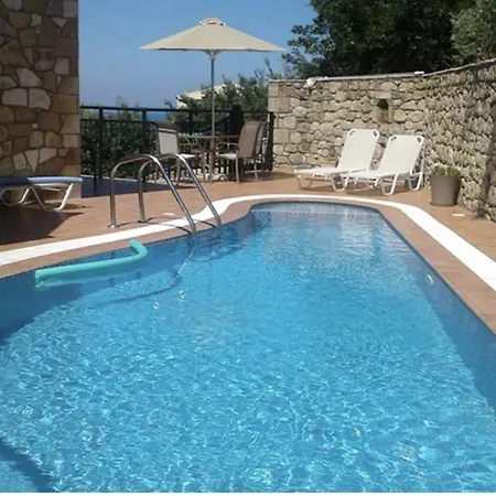 Kalogria Villa *